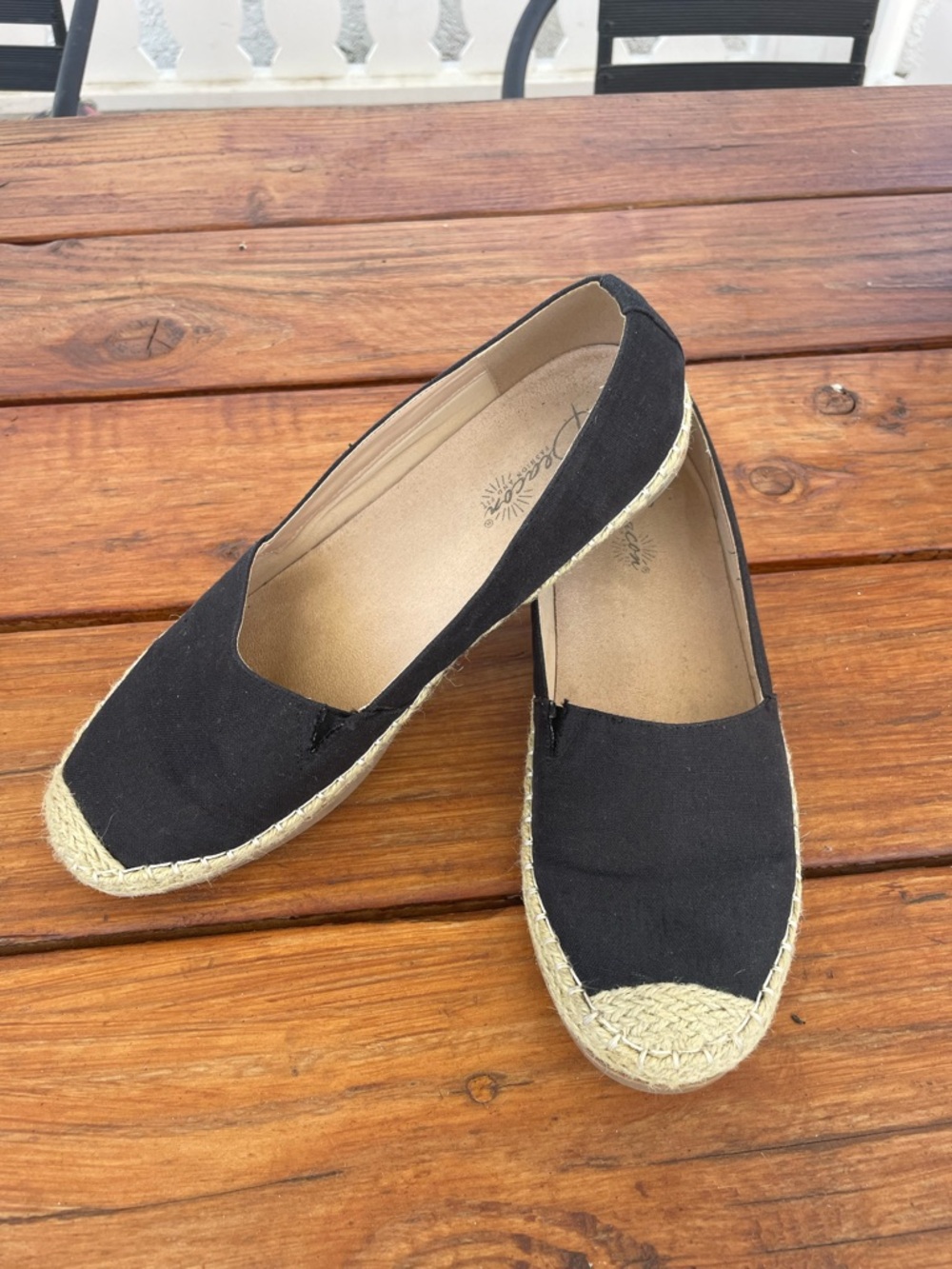 Beacon Shoes size 10M